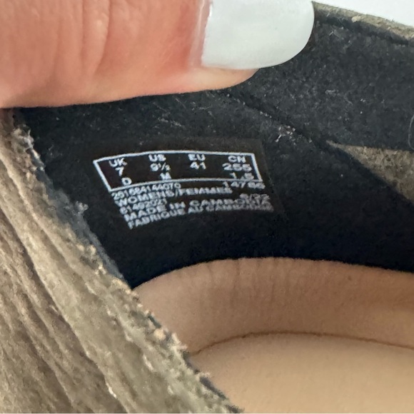 Clarks Leather Olive Green Slip On Platform Outsole Sneakers Casual Fall Winter - Picture 5 of 7